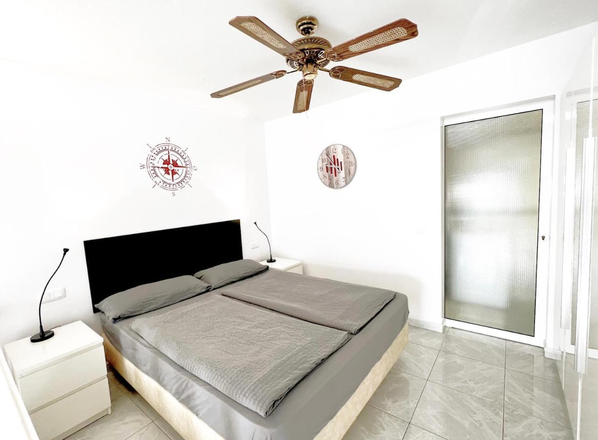 Beachhouse La Palma كوستا كالما المظهر الخارجي الصورة